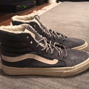 High-top Vans sneakers with shearling inside!